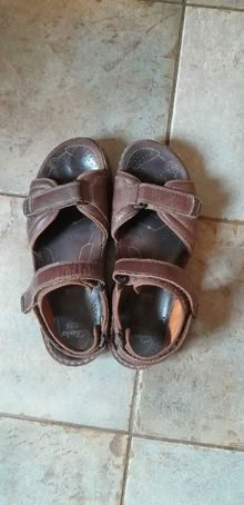 Photo of free Mens sandals, Clarks 11 (Cherry Orchard SY2) #1