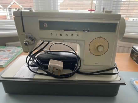 Photo of free Singer 507 Sewing Machine (East Dean BN20) #1