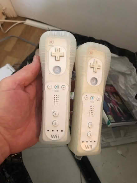 Photo of free Wii (Kempshott RG22) #2