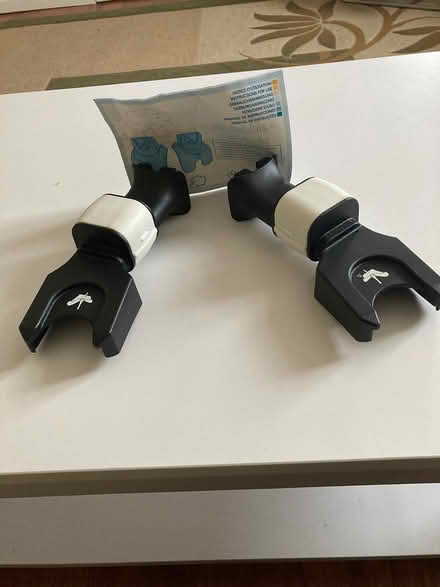 Photo of free Maxi cosi car seat adaptors (London) #2