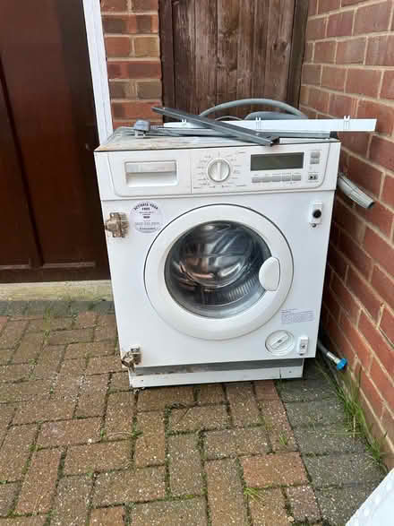 Photo of free Used washing machine (ME2 Strood) #4