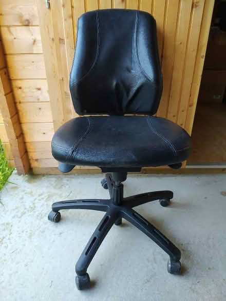 Photo of free Ikea Verksam chair (Glebe Estate UB10) #2