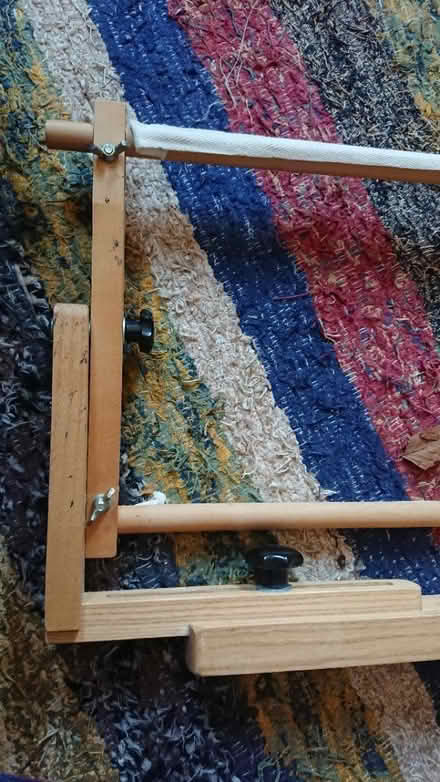 Photo of free Embroidery frame (LS2) #2