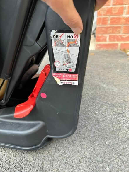 Photo of free Universal child car seat 9-18kg (Stoke Bardolph, Nottingham) #4