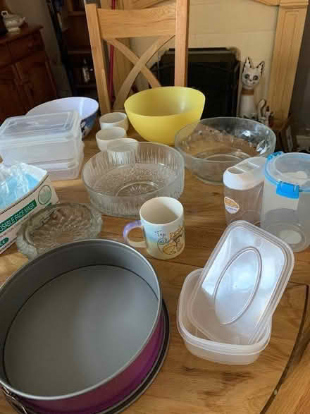 Photo of free various household items (Linden GL1)