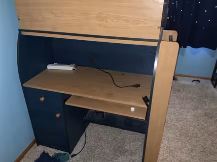 Photo of free bunk bed no mattress (Near west ridge rec center) #1