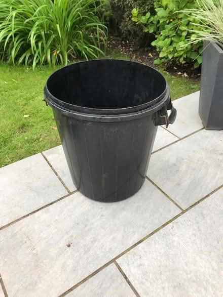 Photo of free Old plastic bin, without a lid (Ruislip - HA4) #1