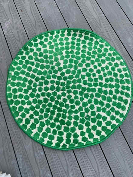 Photo of free Small green rug (South Wimbledon- SW19) #1