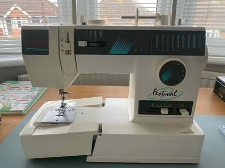 Photo of free Singer Festival Sewing Machine (East Dean BN20) #2