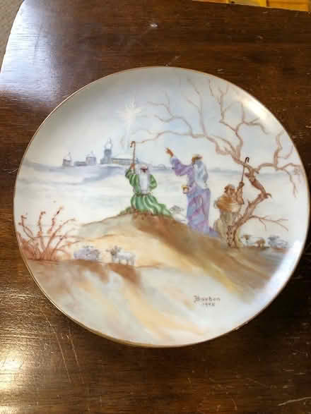 Photo of free gold rimmed china plate (Odenton, Piney Orchard) #1