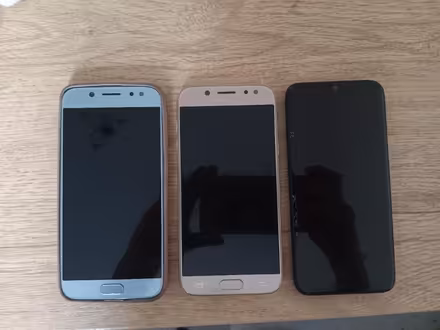 Photo of free broken phones (Rossie Place EH7) #1