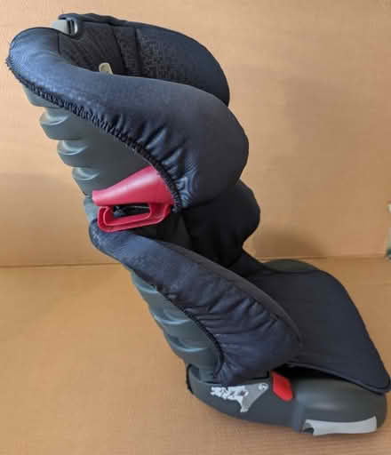 Photo of free Child's car seat - Britax Romer Adventure 15-36kg (Farnley LS12) #3