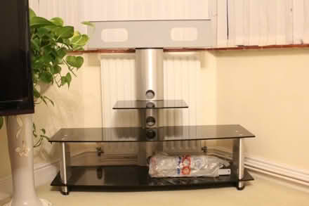 Photo of free TV stand (Gerrards Cross SL9) #1