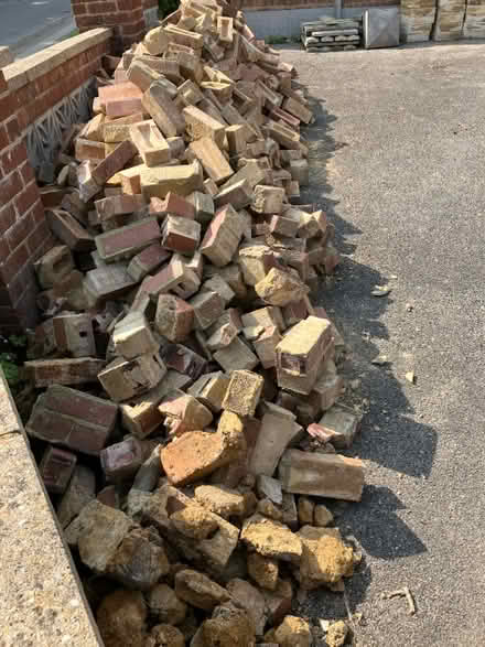 Photo of free Bricks & Hardcore (Loughton MK5) #1