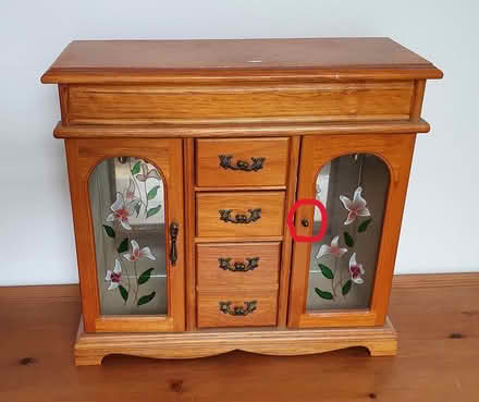 Photo of free Vintage Wooden Jewellery Box (Camberwell Green) #1