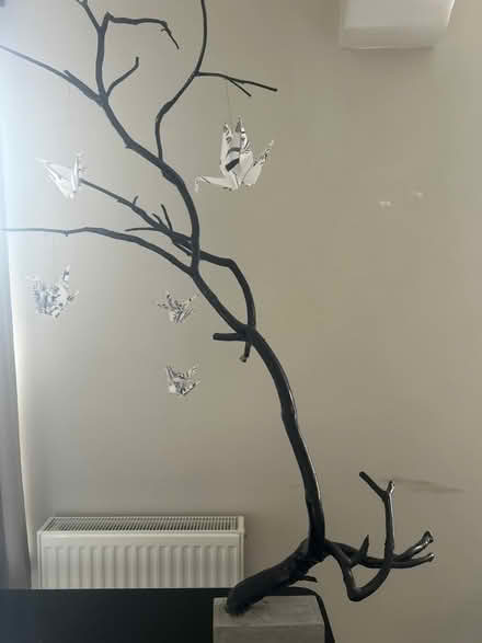 Photo of free 5 feet tall table decoration (Chiswick) #1