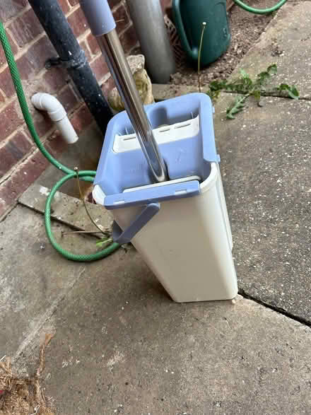Photo of free Flat wet/dry mop (Southbourne, near Emsworth) #3