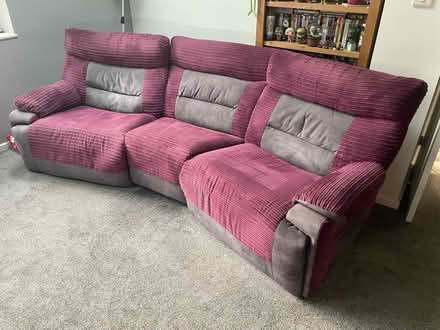 Photo of free electric recliner sofa (Henlow SG16) #1