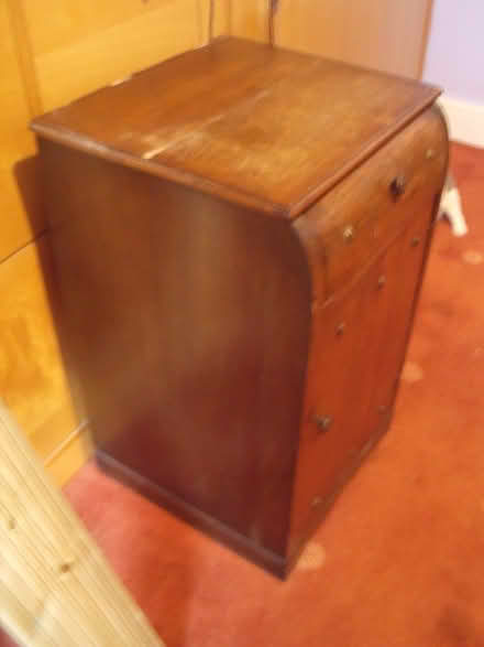 Photo of free small oak antique bedside cabinet (Neston CH64) #2