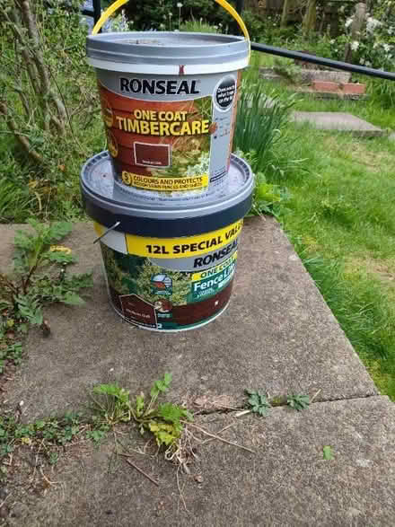 Photo of free Fence paint (Brackens DD3) #1