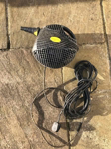 Photo of free pond pump (Purley CR8) #1