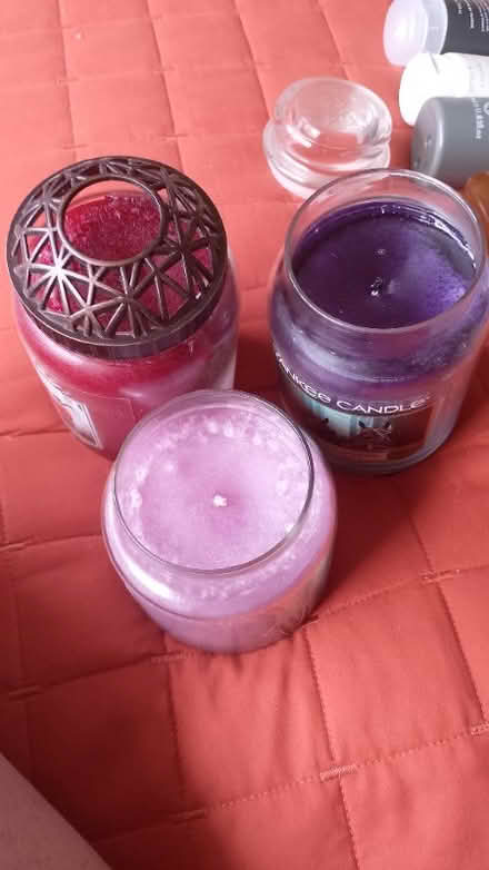 Photo of free Yankee Candles, 2 large, 2 medium (Rumby Hill DL15) #4