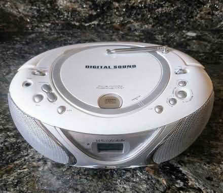 Photo of free Radio/CD Player (University Area RG6) #1