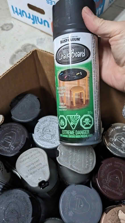 Photo of free Spray paints (Jane/Majormac) #2