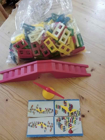 Photo of free tumbling dominoes set (Langley SL3) #1