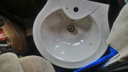 Photo of free Large bathroom sink (Tunbridge wells Ramslye TN4) #1