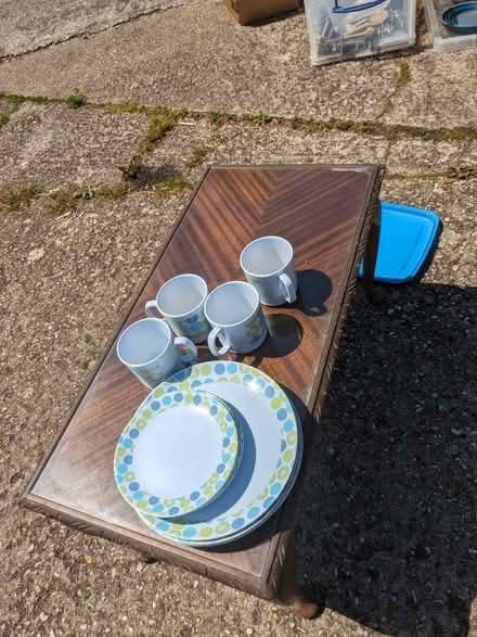 Photo of free Melamine camping picnic set, (Arlington BN26) #1
