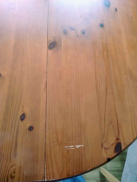 Photo of free Oak dining table (North Greenwich SE10) #1