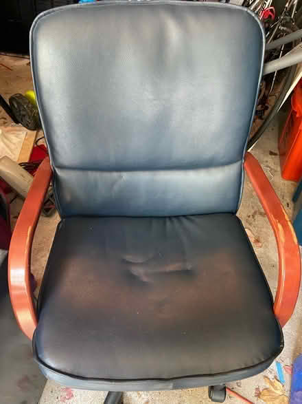 Photo of free Leather office chair (Springbrook Cres, Oakville) #2
