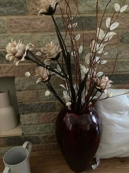 Photo of free Red vase with flowers (Ipswich IP2) #1