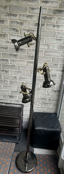 Photo of free Brass floor lamp (Mississauga/ Streetsville) #1