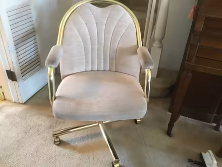 Photo of free Desk chair (Springfield (Delco)) #1