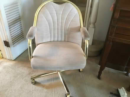 Photo of free Desk chair (Springfield (Delco)) #1
