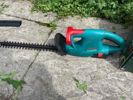 Photo of free Hedge trimmer (spares/ repairs) (Chorlton M21) #3