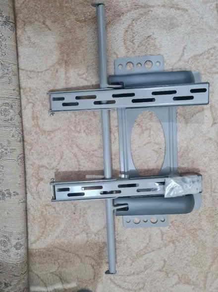 Photo of free TV wall mount bracket (Nanpantan LE11) #2