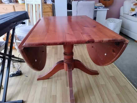 Photo of free Oak dining table (North Greenwich SE10) #3