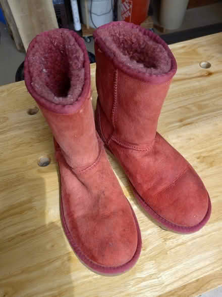 Photo of free Girls Uggs boots Sz.6 (North Chelmsford) #1