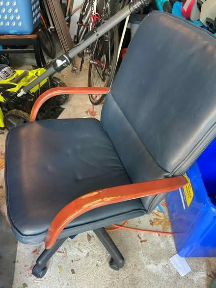 Photo of free Leather office chair (Springbrook Cres, Oakville) #1