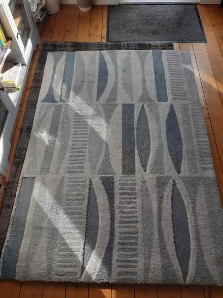 Photo of free Living room rug, 120cm by 170cm (BT8) #1
