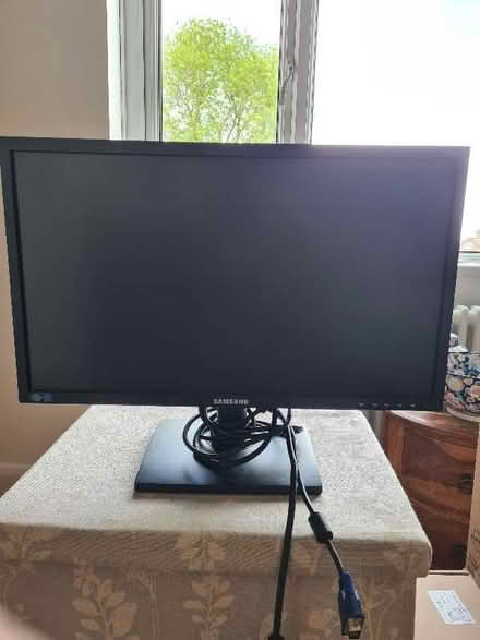 Photo of free Computer screen (Hayes BR2) #1