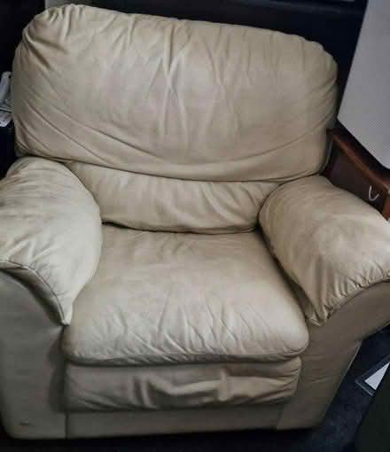 Photo of free Cream leather recliner chair (CT11) #1