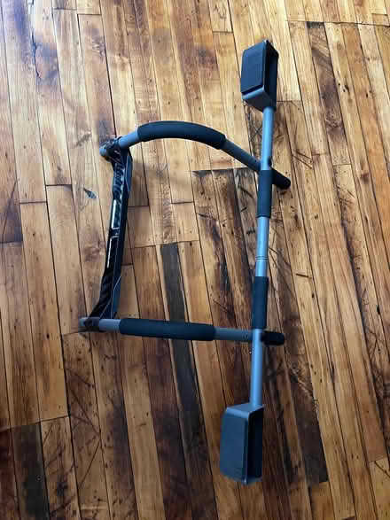 Photo of free Pull up bar (East Kensington) #3