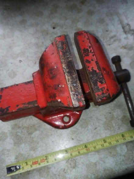 Photo of free Small vice (Burgess Hill RH15) #1