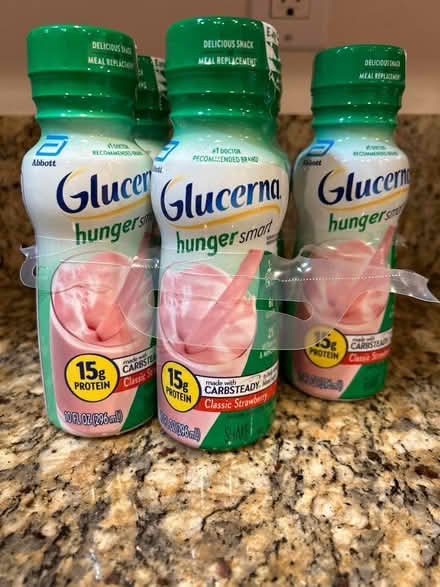 Photo of free strawberry drink (Mar vista) #1