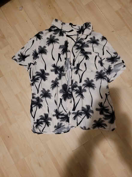 Photo of free S/M shirt (pending) (Jeff Park 60630) #1
