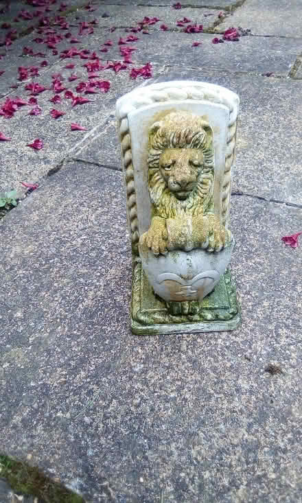 Photo of free Garden stone lion (Uxbridge UB8) #1